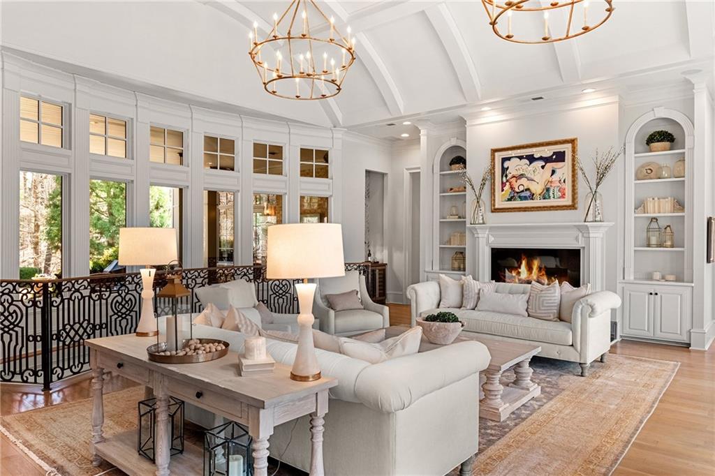 1105 Stonegate Court