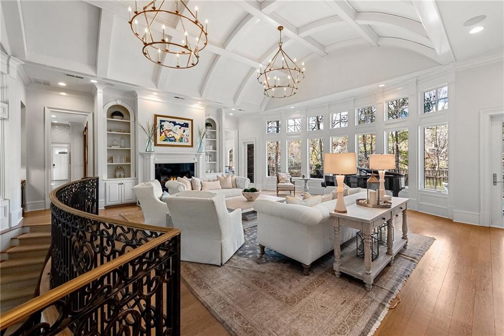 1105 Stonegate Court