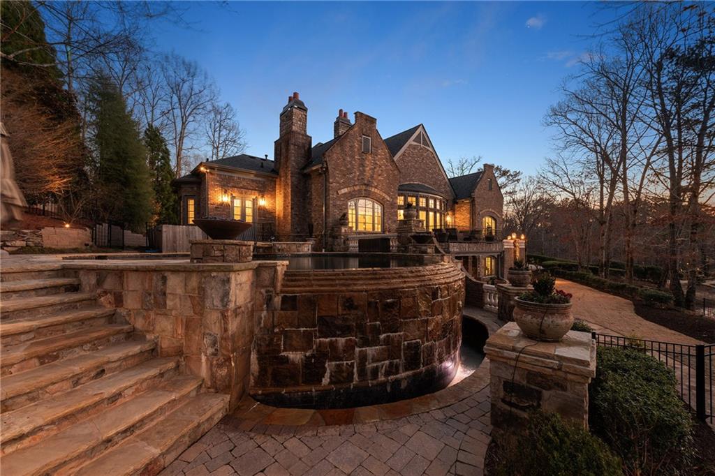 1105 Stonegate Court