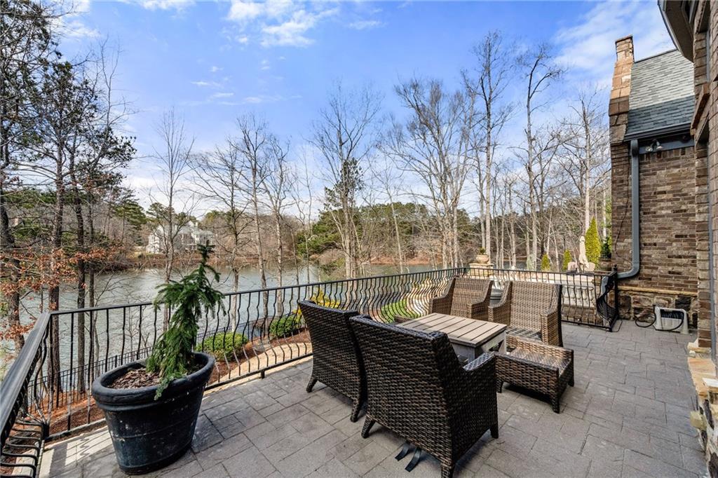 1105 Stonegate Court