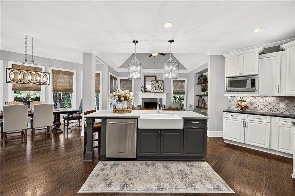 302 Moss Court
