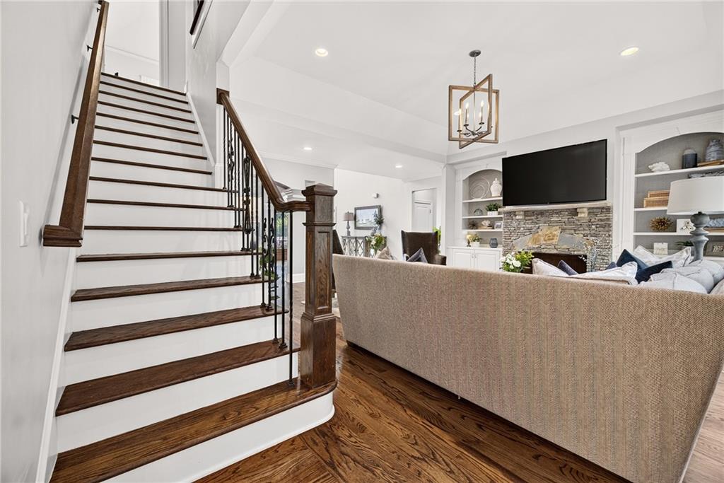 302 Moss Court