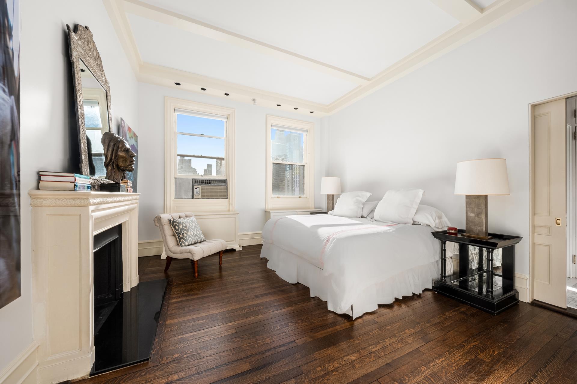 563 PARK Avenue 11E