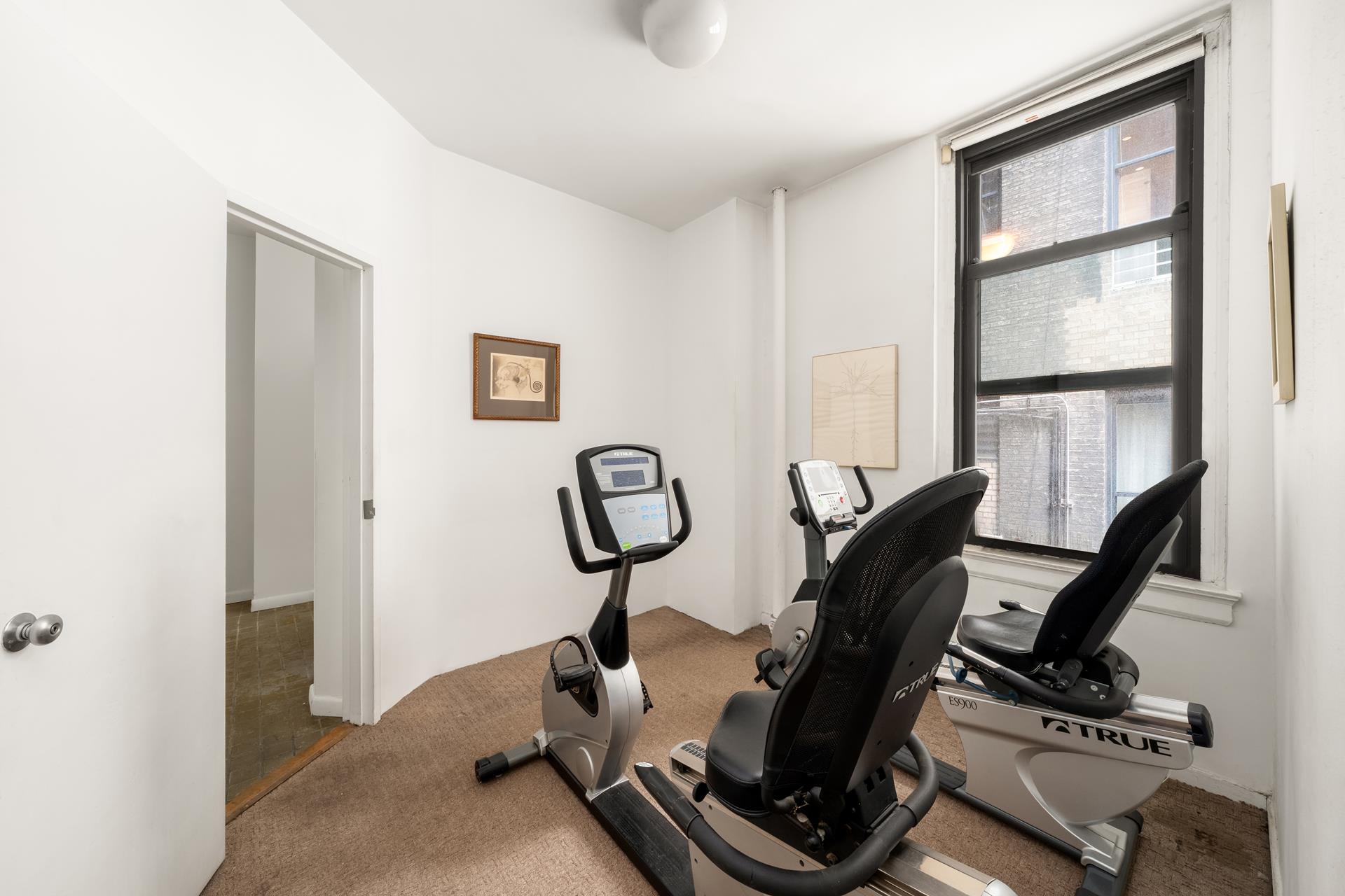 550 PARK Avenue 2W