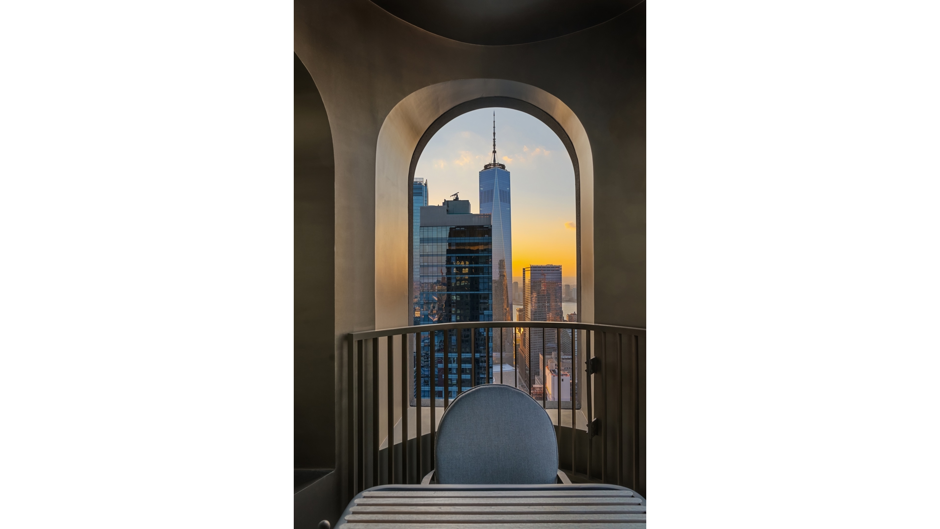 130 WILLIAM Street PH62A
