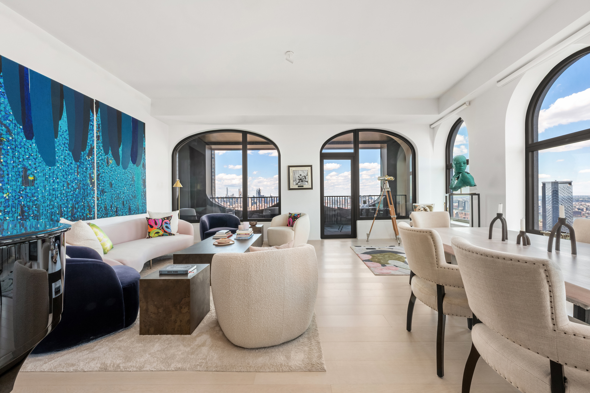 130 WILLIAM Street PH62A