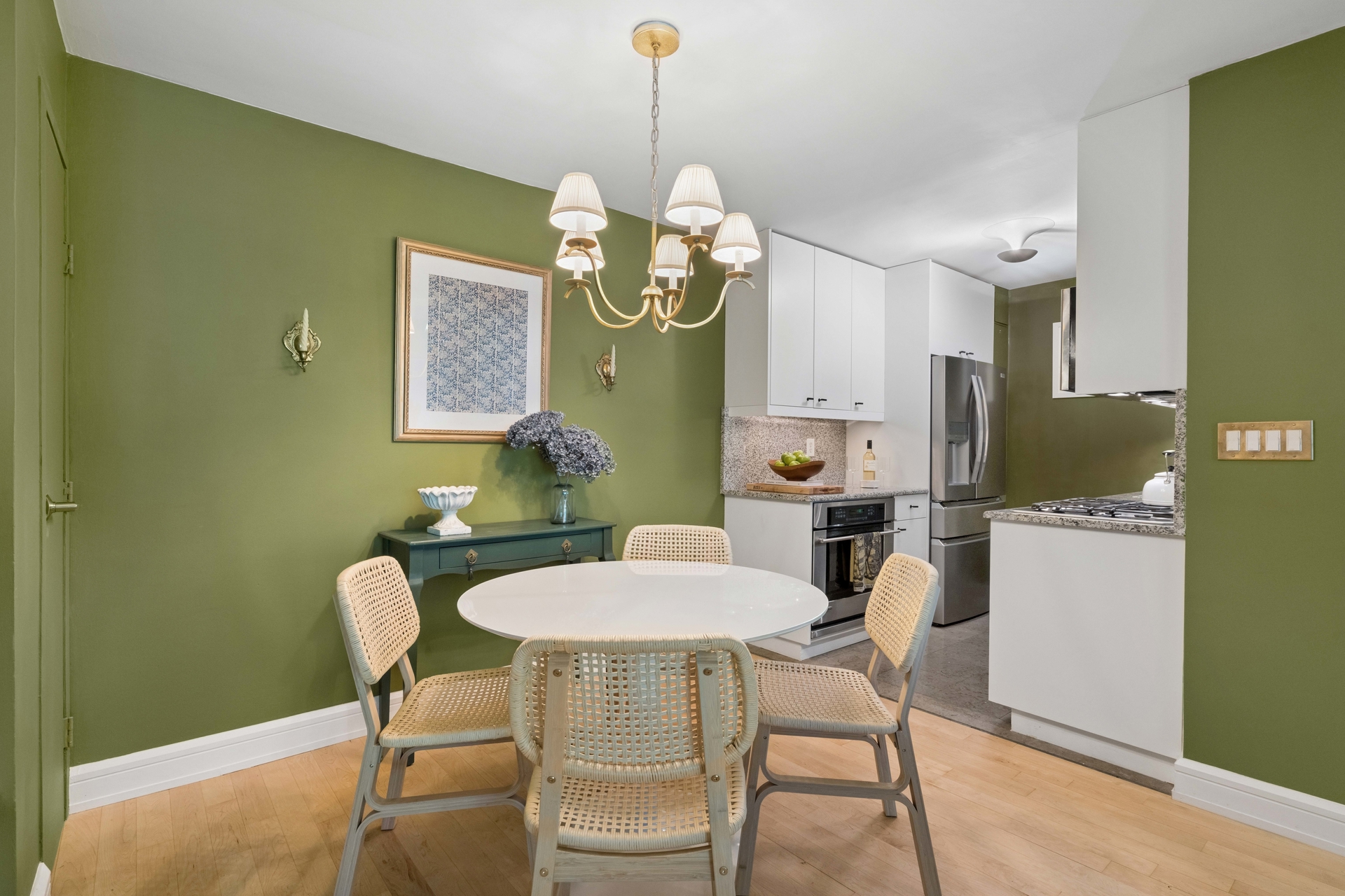 85 8TH Avenue 3F