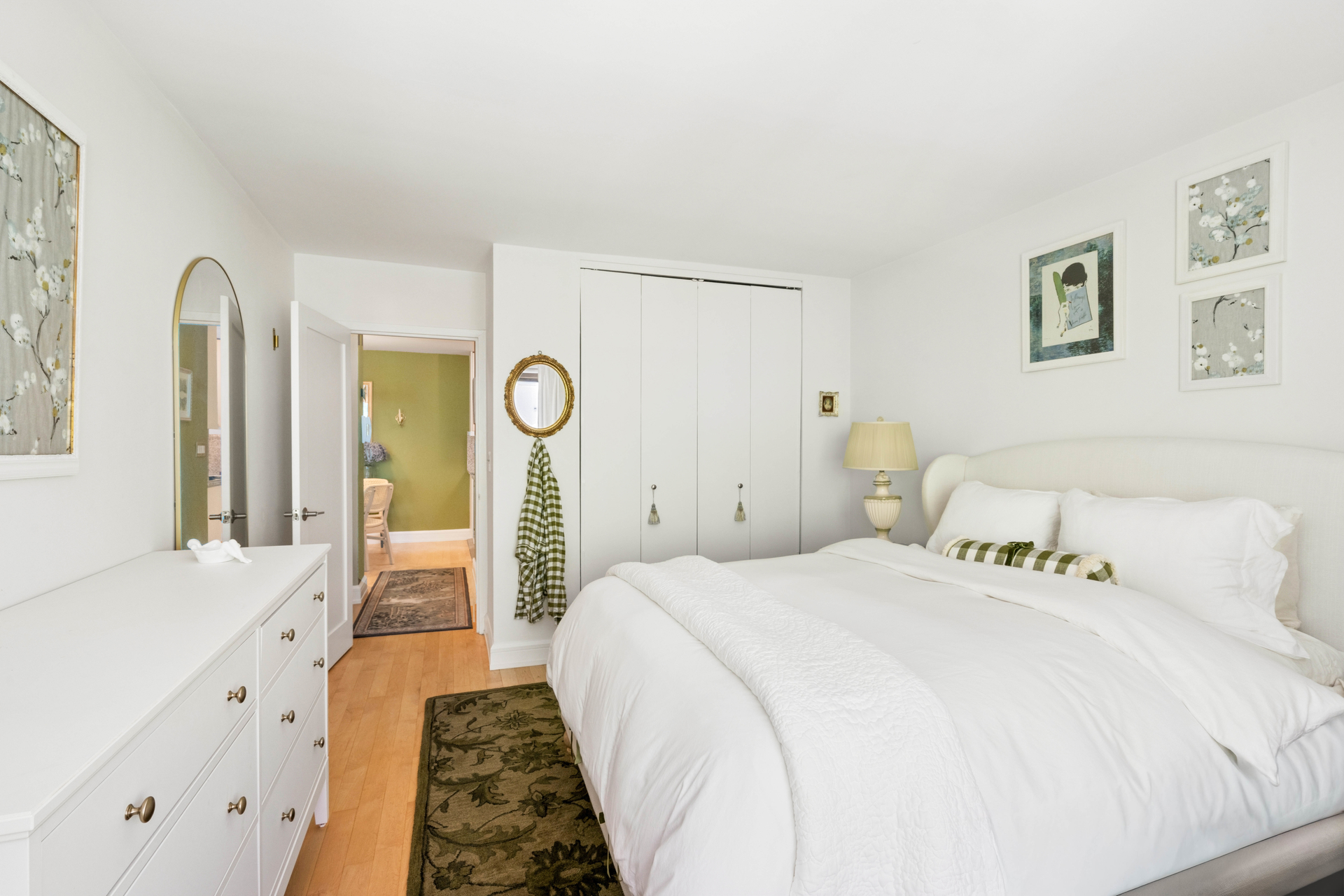 85 8TH Avenue 3F