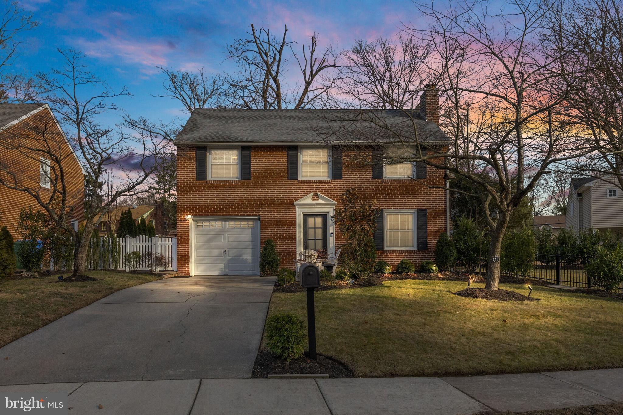 43 Harding Ave