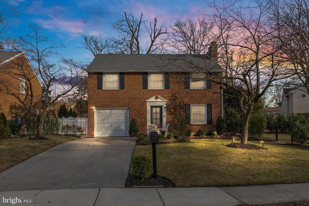 43 Harding Ave