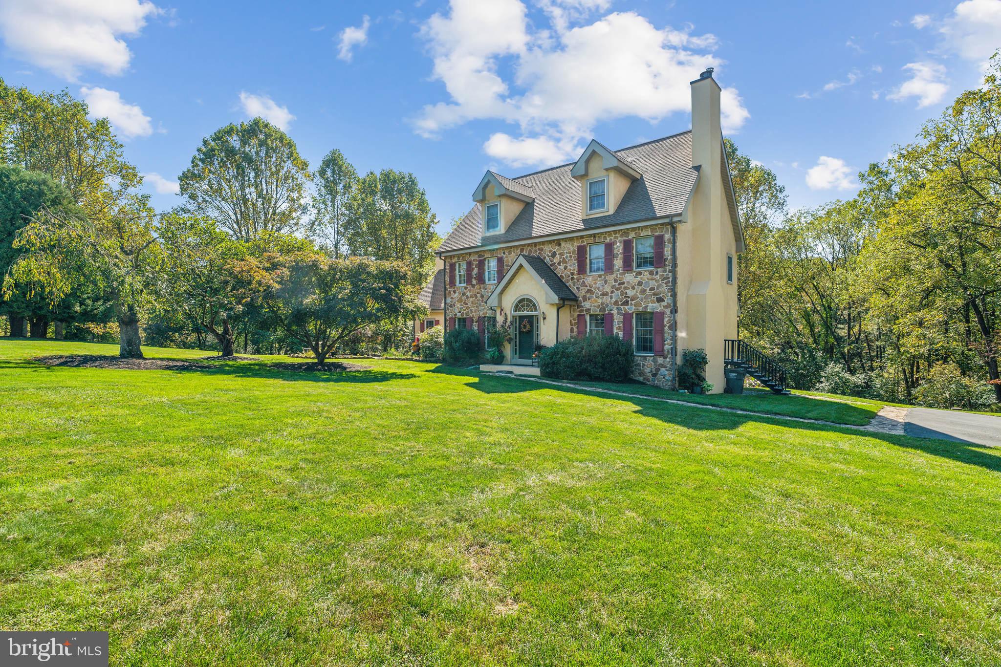 216 Skycrest Pl