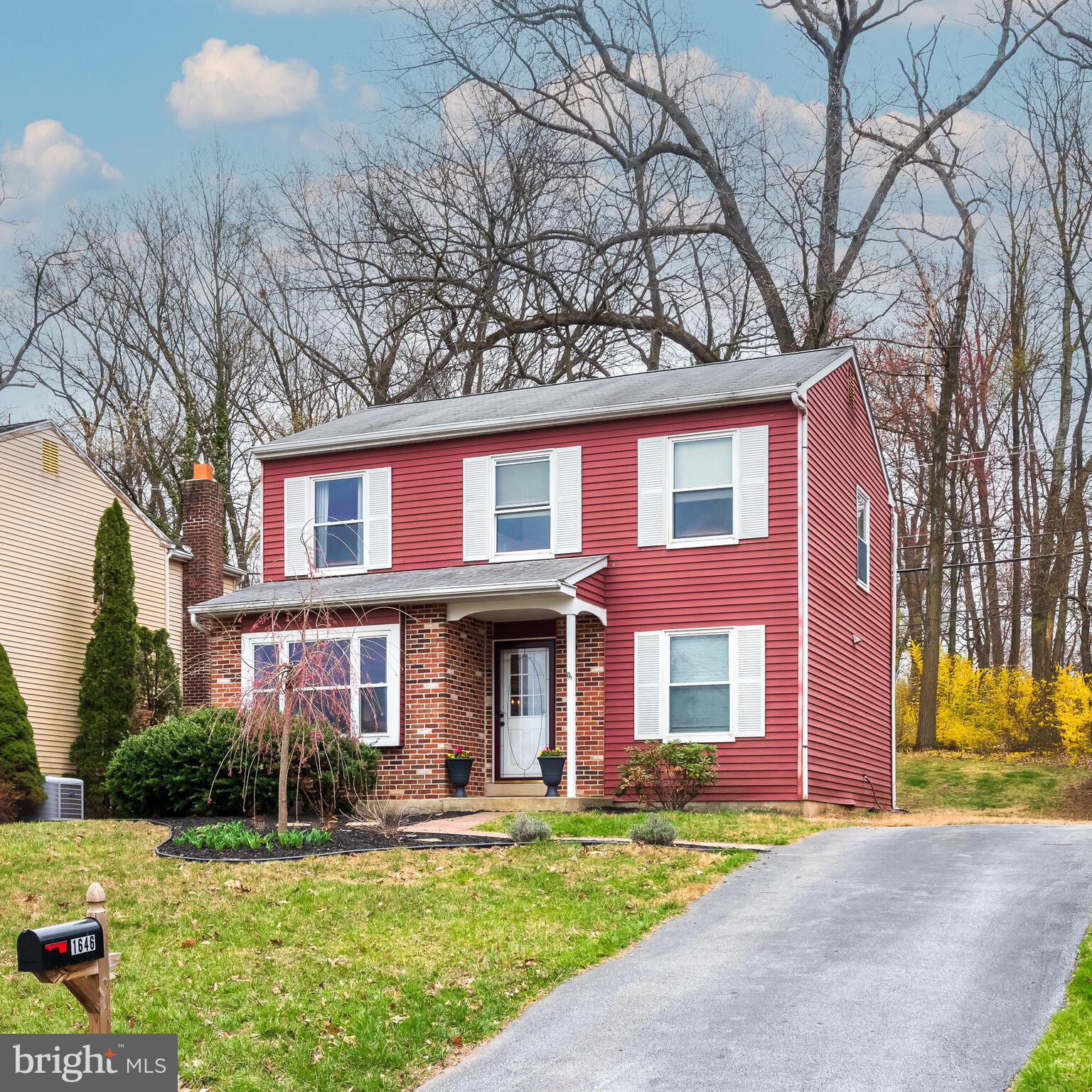 1646 Farnham Ln