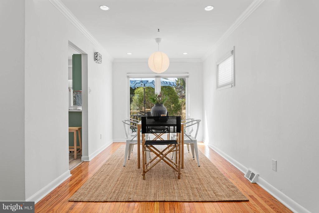 627 WAYLAND ROAD