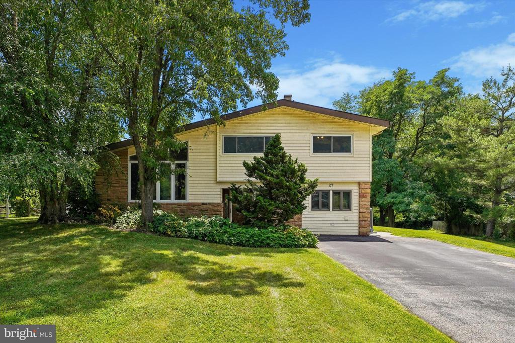 27 CAMELOT DRIVE