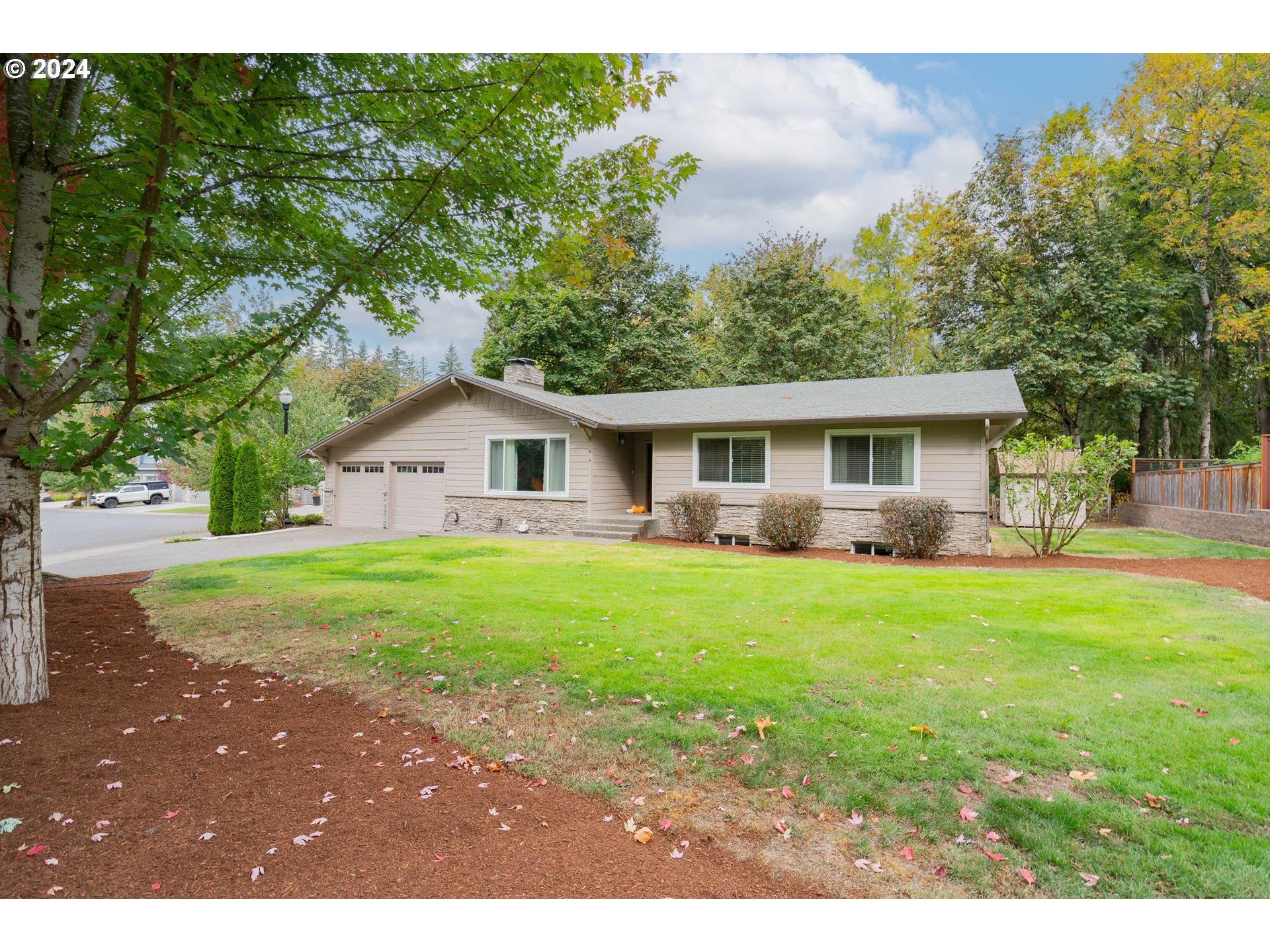 419 N 47TH CIR