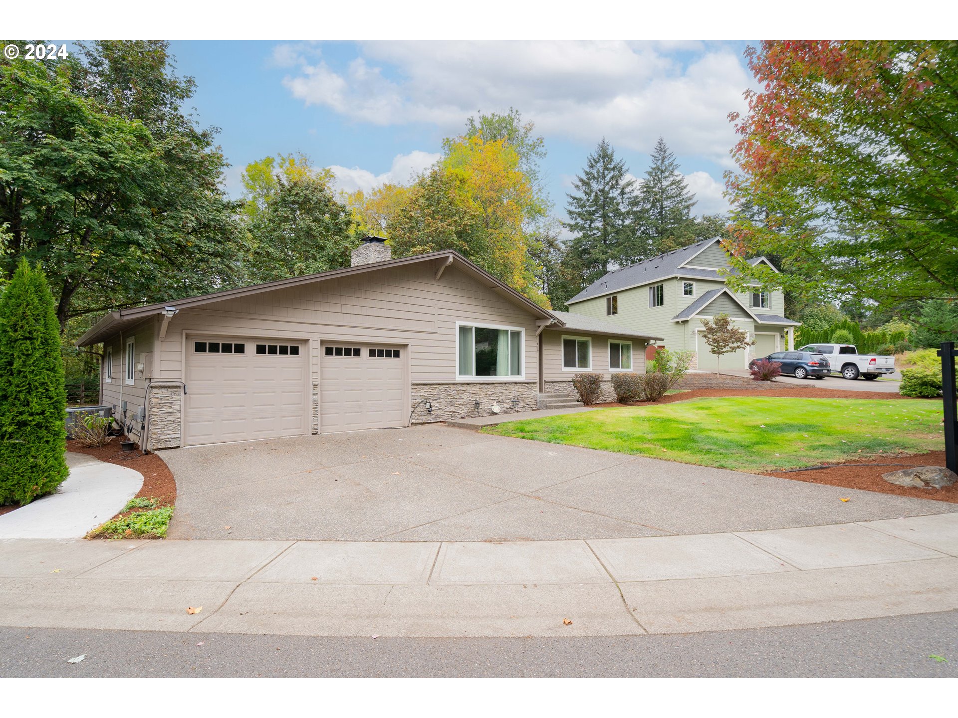 419 N 47TH CIR