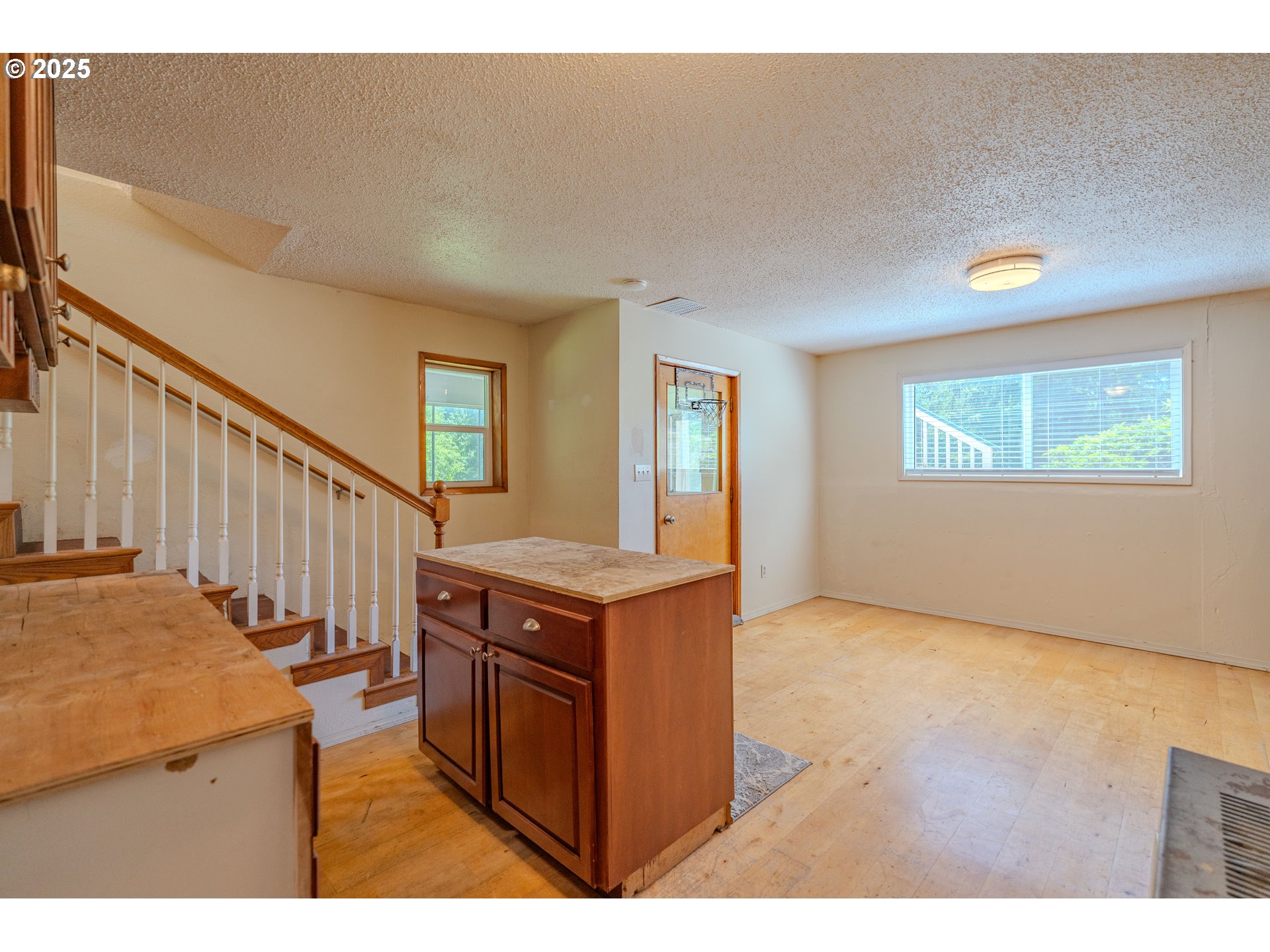 3221 Belle Center RD