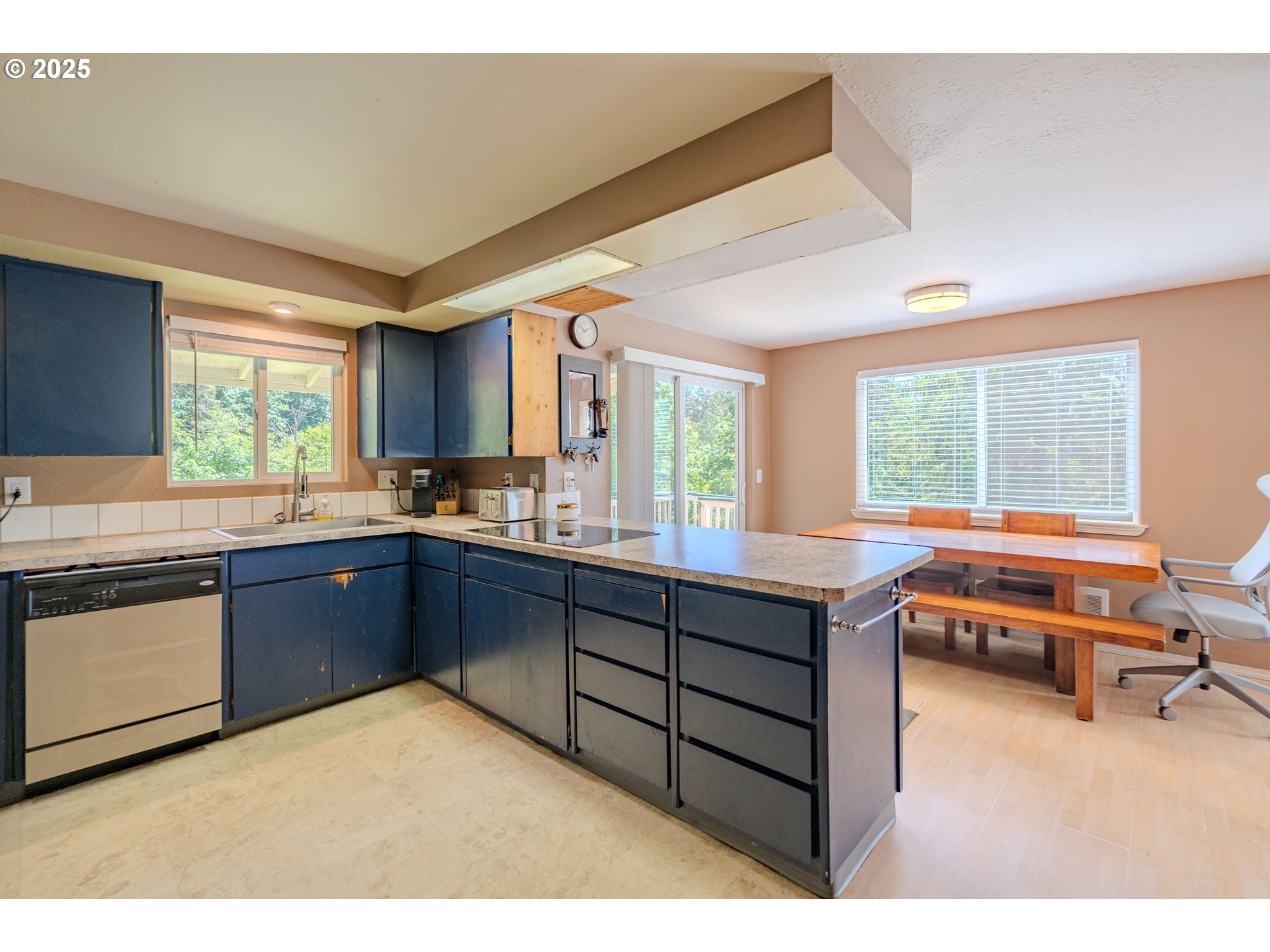 3221 Belle Center RD