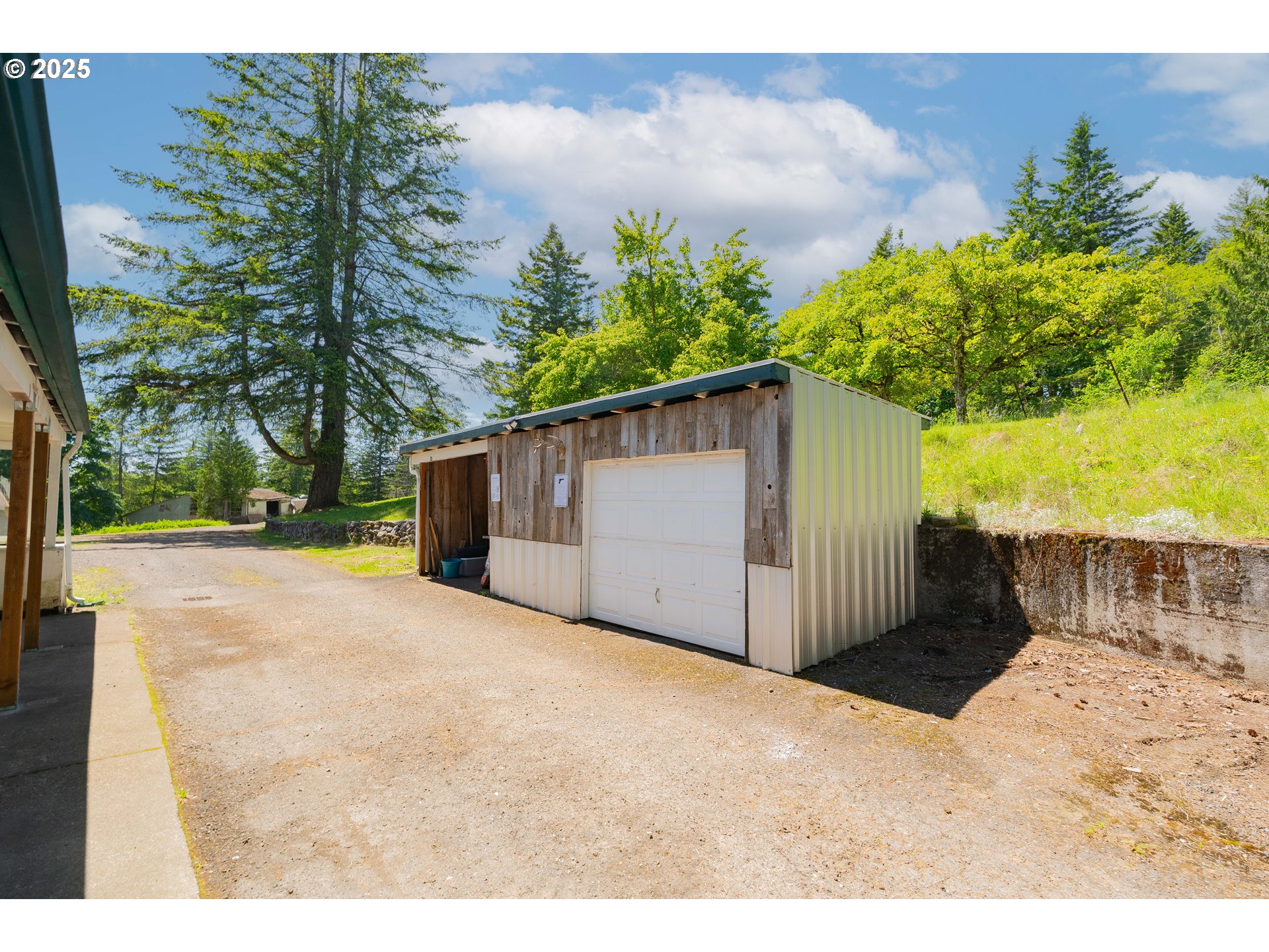 3221 Belle Center RD