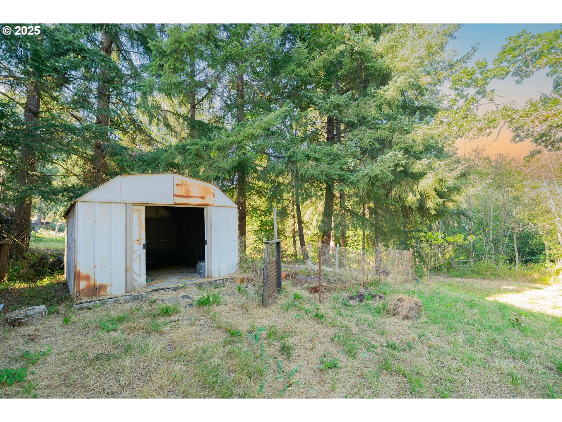 2817 NW EDDY ROCK RD