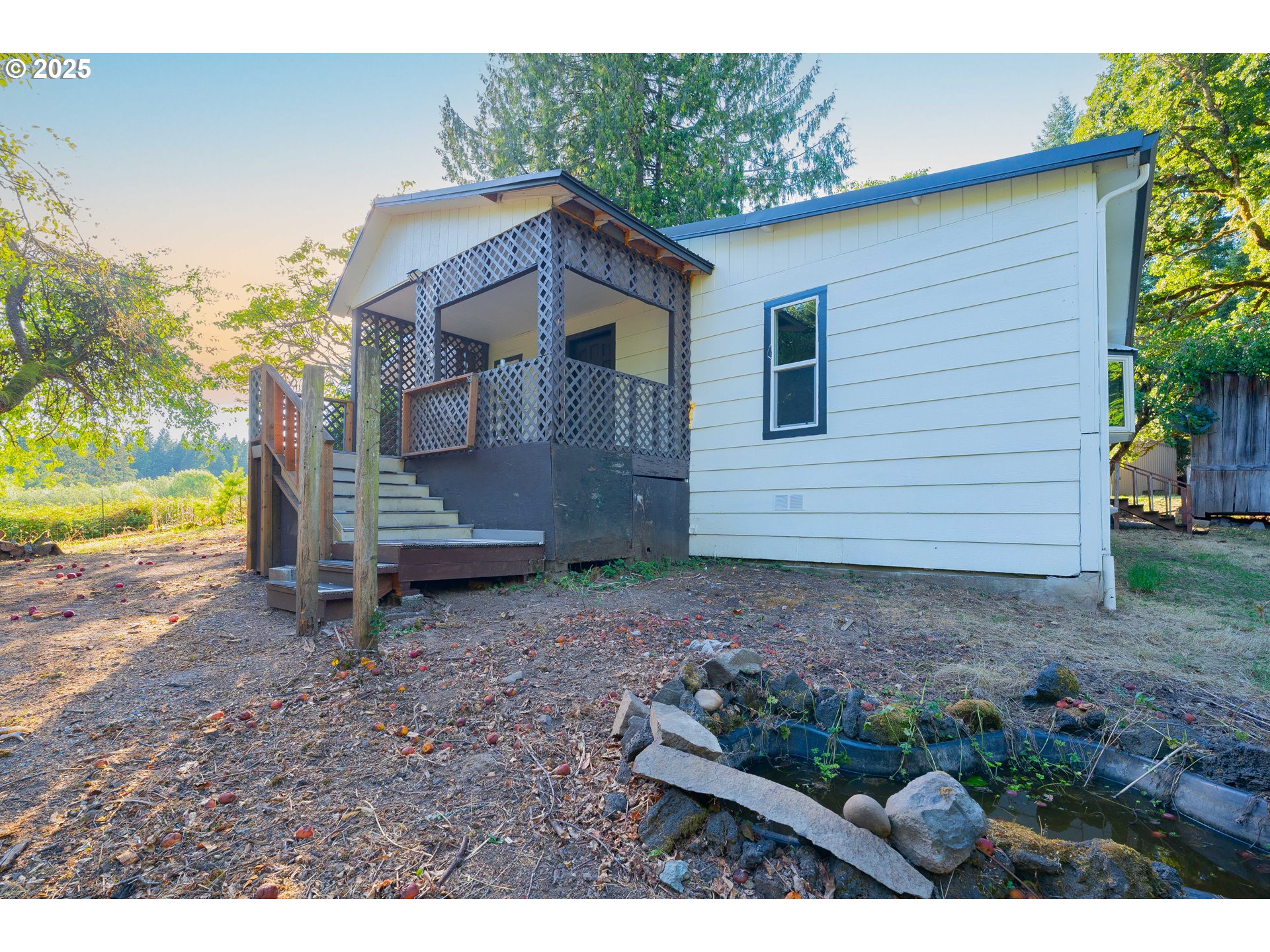 2817 NW EDDY ROCK RD