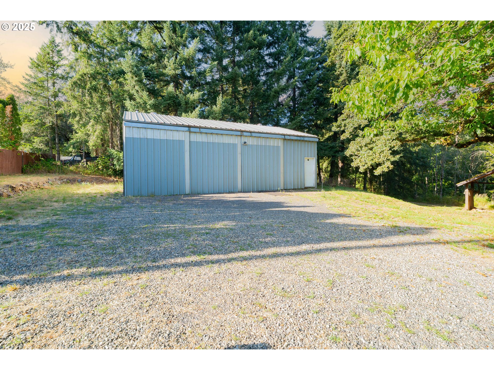 2817 NW EDDY ROCK RD