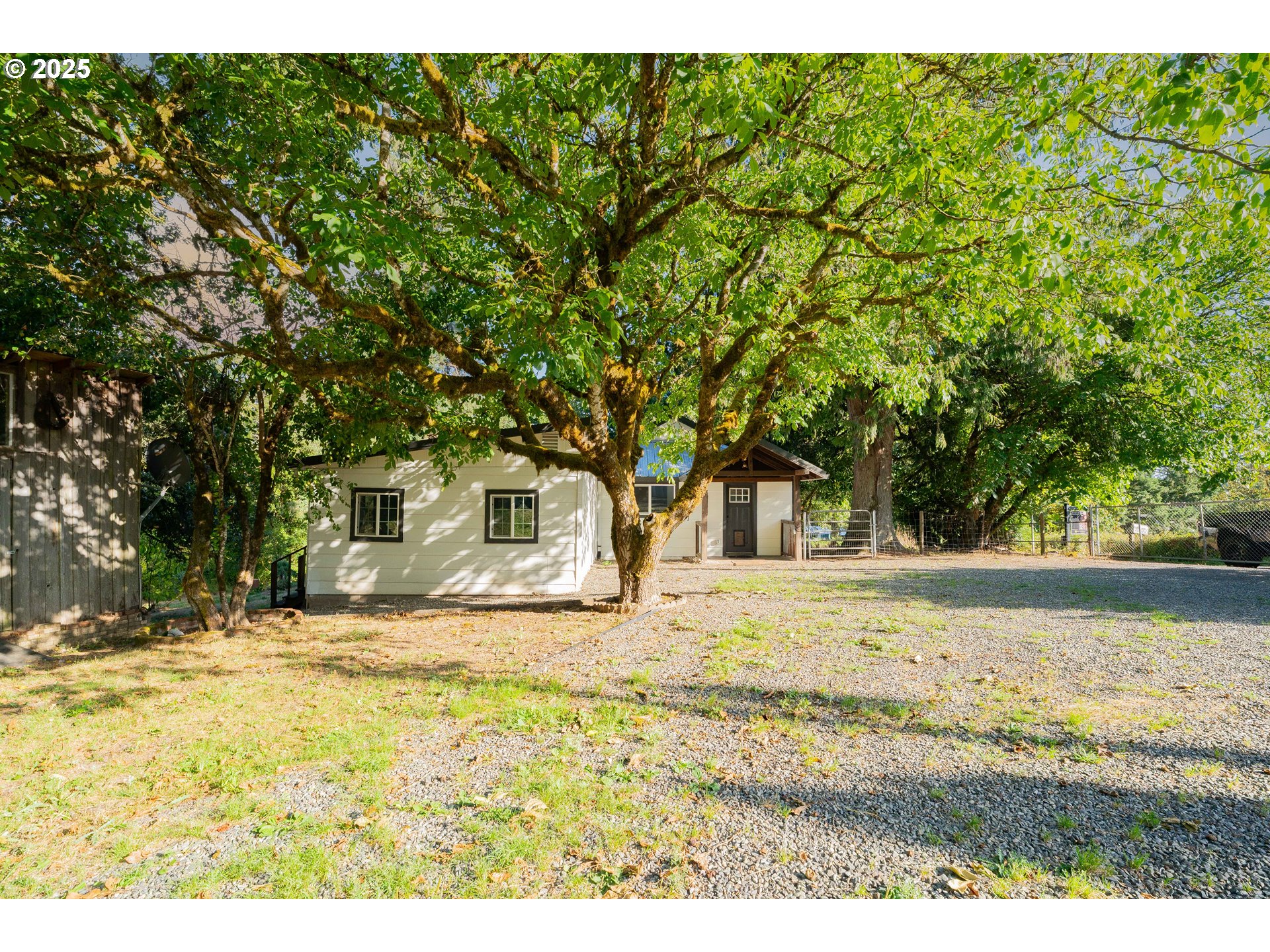 2817 NW EDDY ROCK RD