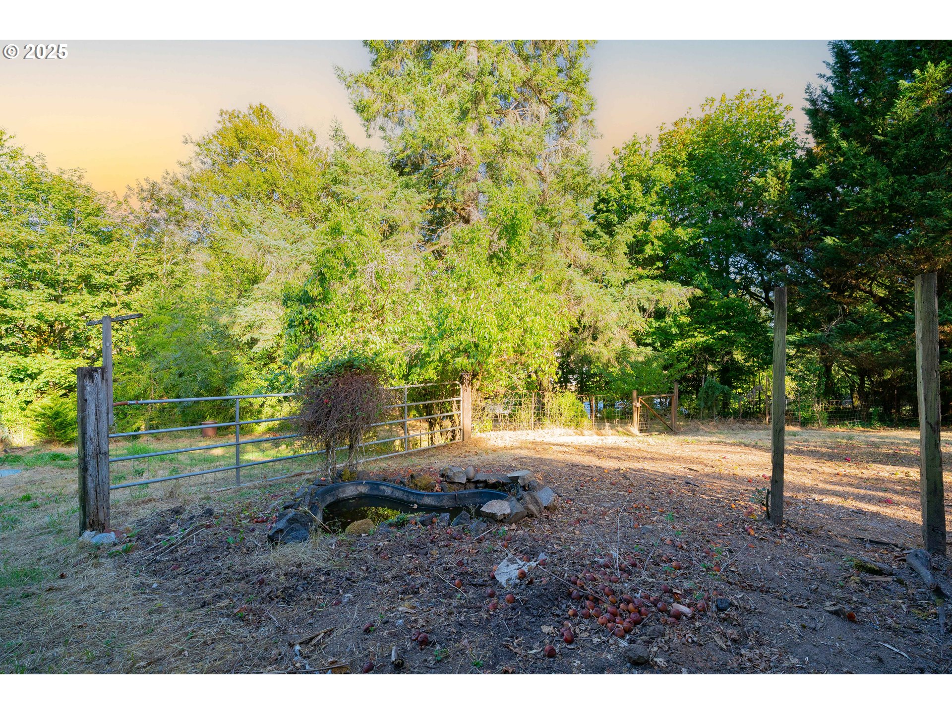 2817 NW EDDY ROCK RD