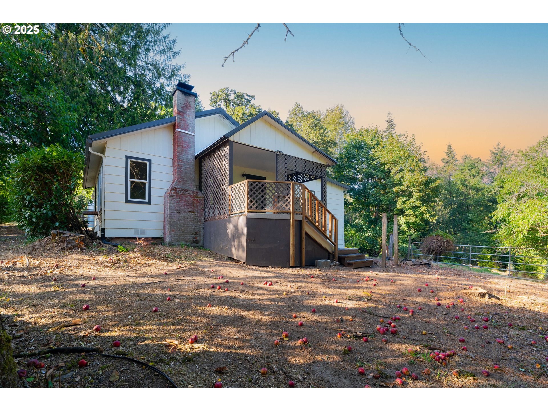2817 NW EDDY ROCK RD