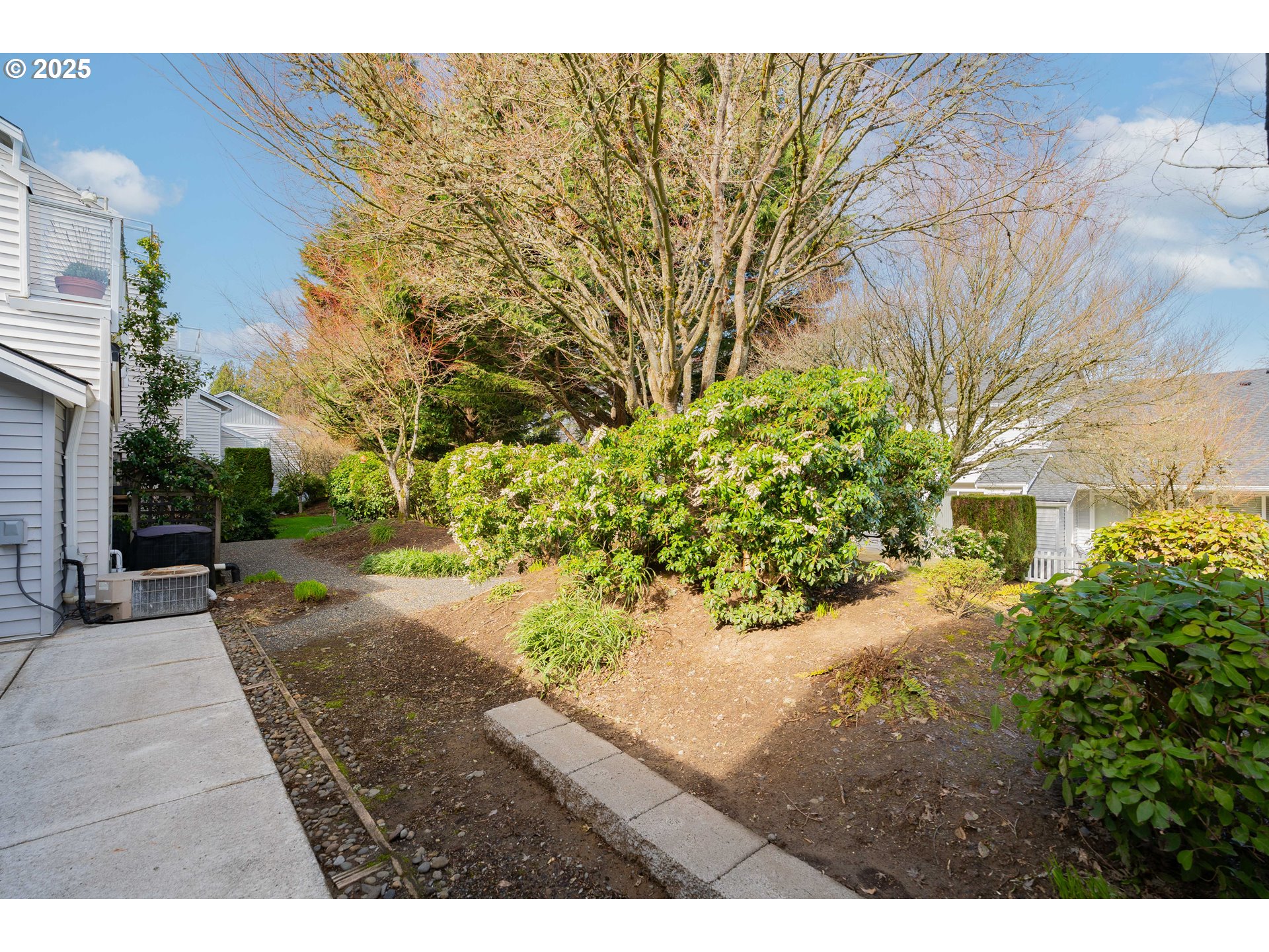 8724 NE 16TH WAY