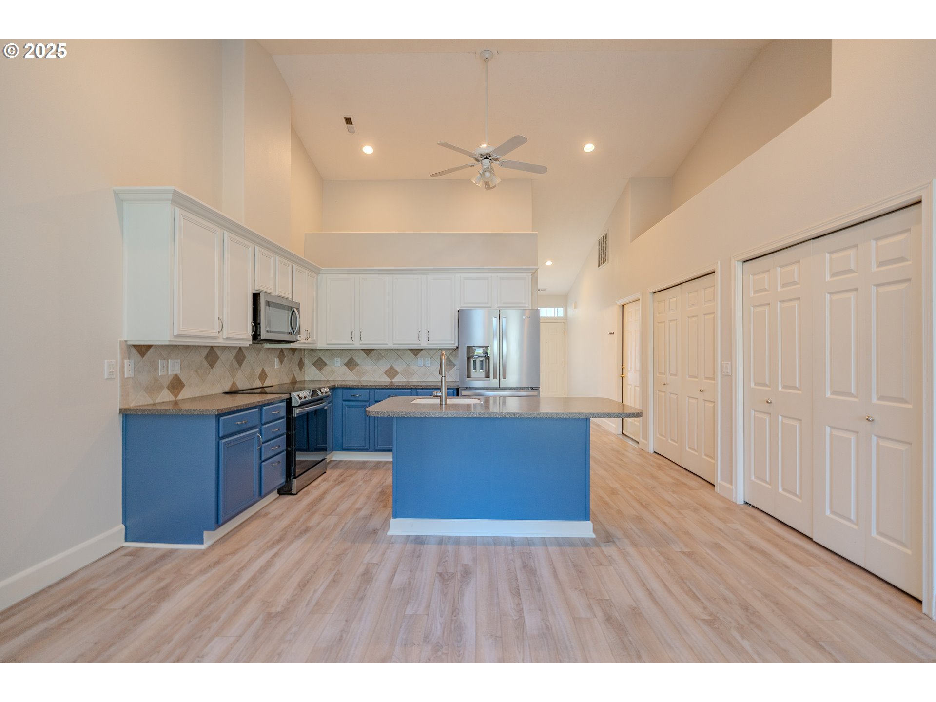 8724 NE 16TH WAY