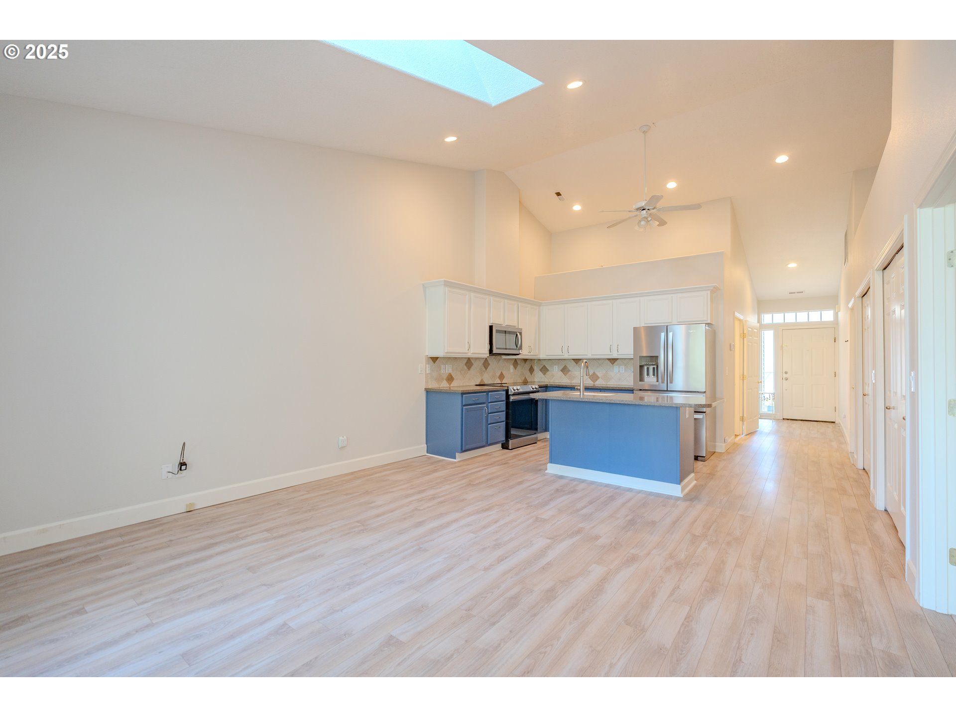 8724 NE 16TH WAY