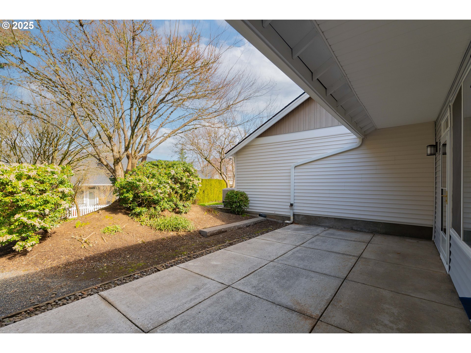 8724 NE 16TH WAY