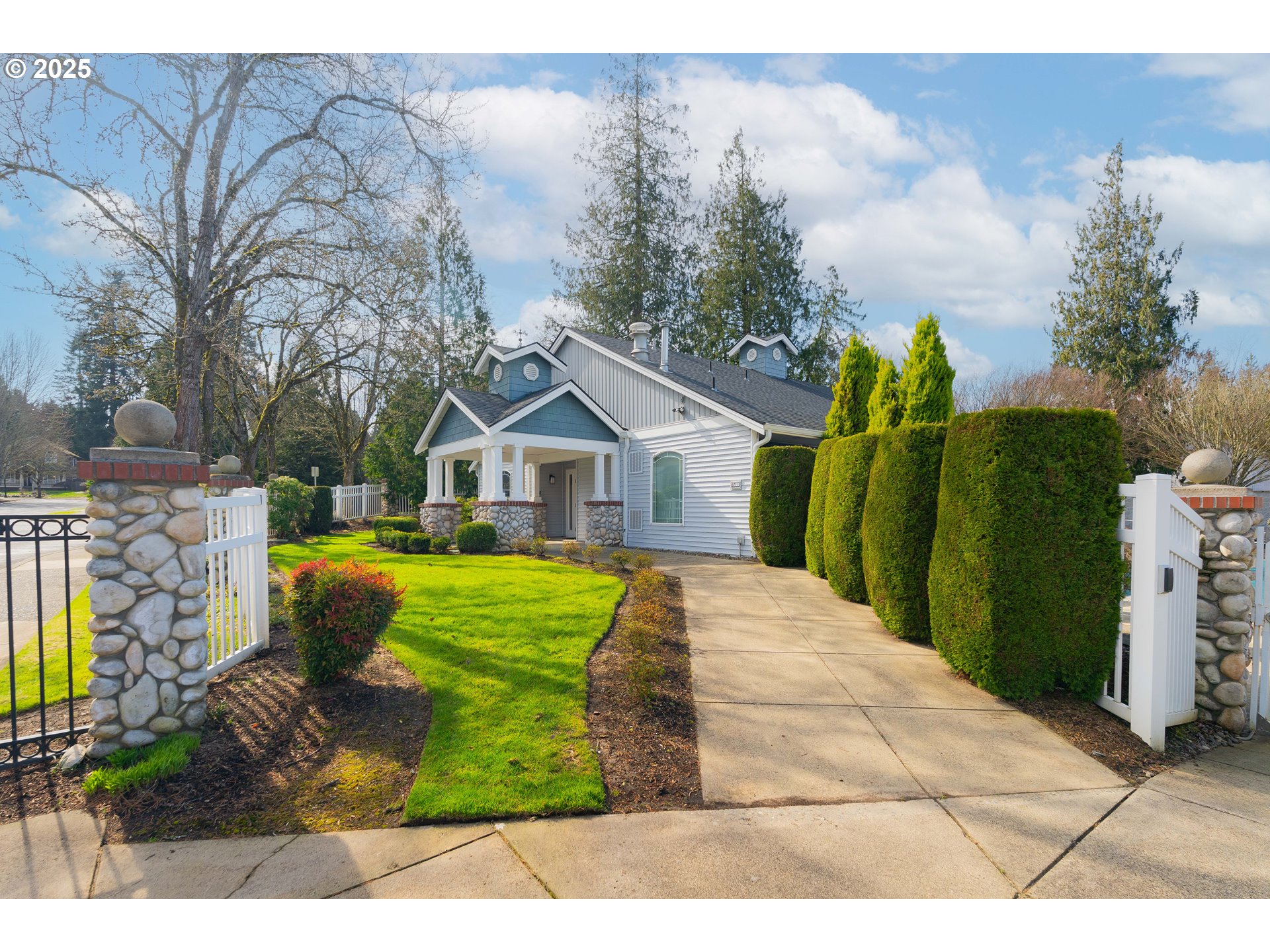 8724 NE 16TH WAY