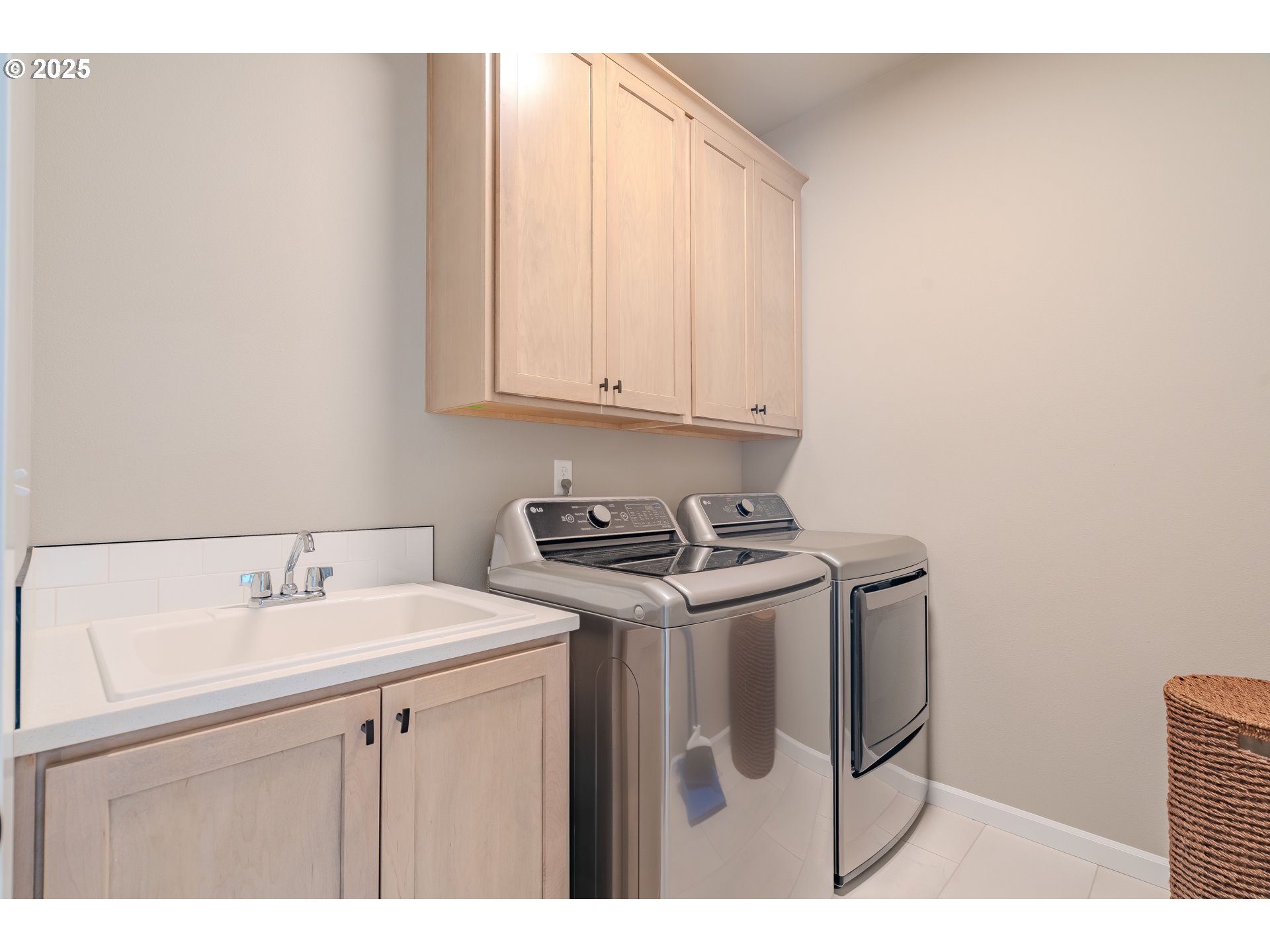 651 NW 28TH ST