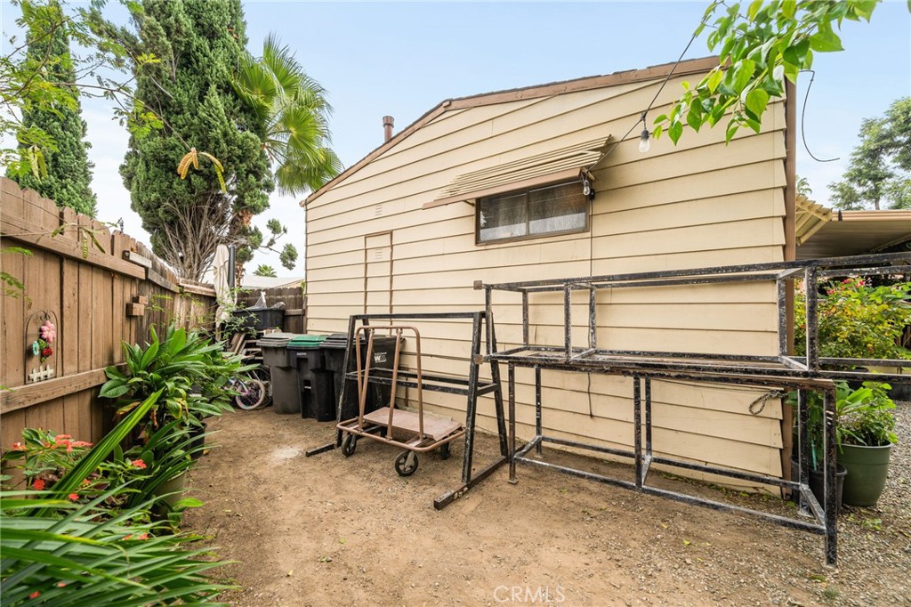 995 Pomona Road Unit: 1