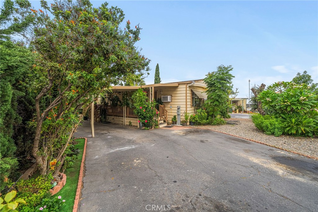 995 Pomona Road Unit: 1