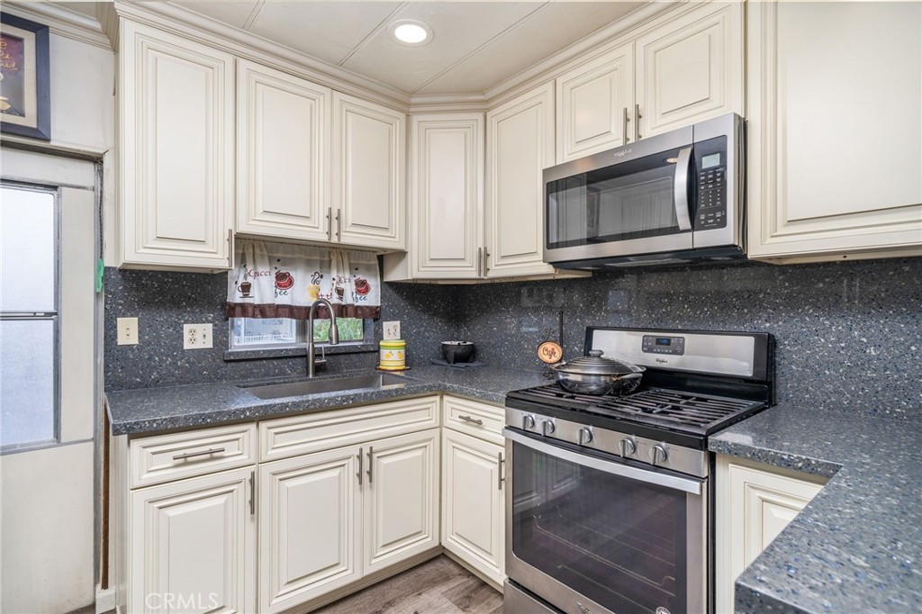 995 Pomona Road Unit: 1