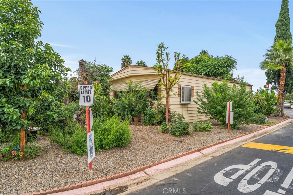 995 Pomona Road Unit: 1