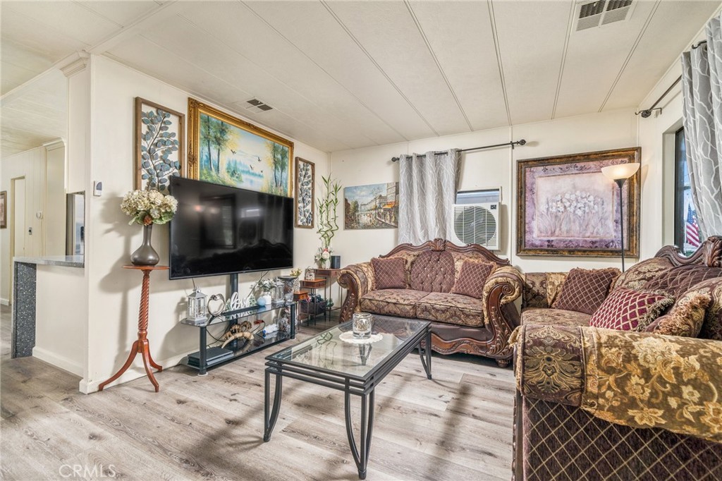 995 Pomona Road Unit: 1