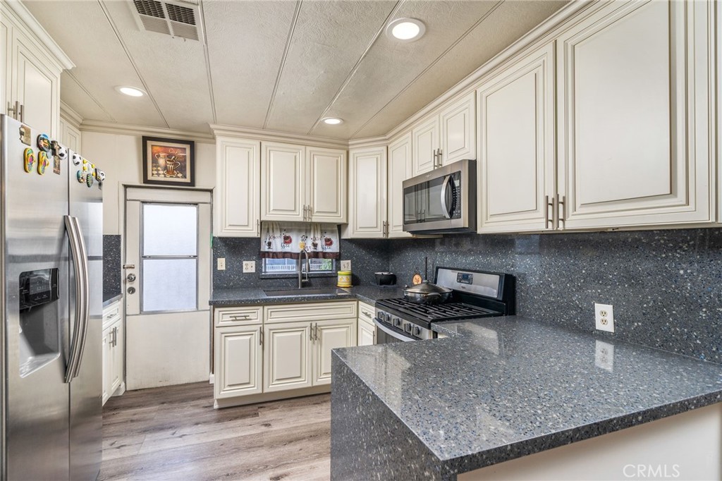 995 Pomona Road Unit: 1