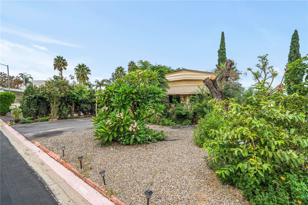 995 Pomona Road Unit: 1