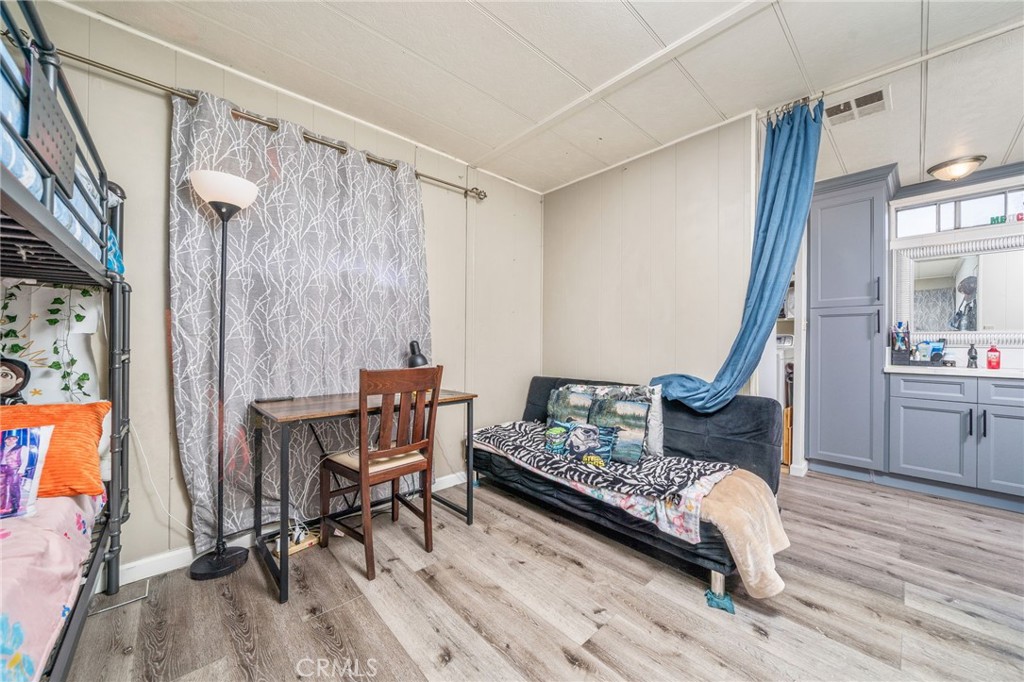 995 Pomona Road Unit: 1