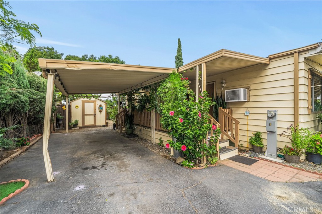 995 Pomona Road Unit: 1