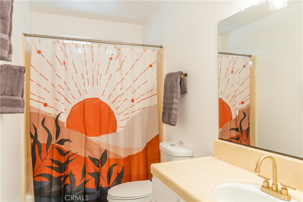 7728 Victor Vista Ave