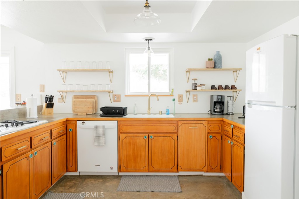 7728 Victor Vista Ave