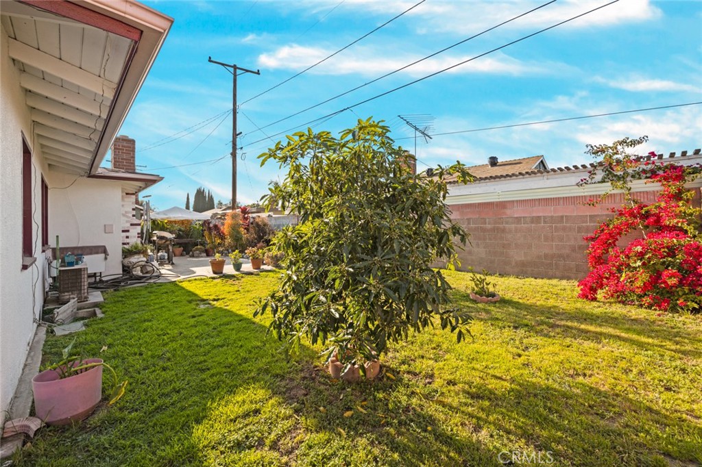 1431 E Pinewood Avenue