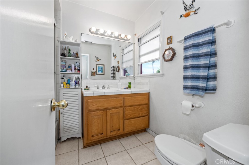 1431 E Pinewood Avenue