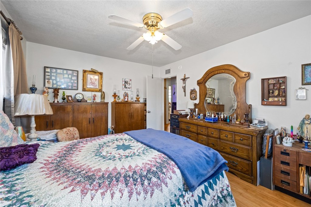 1431 E Pinewood Avenue