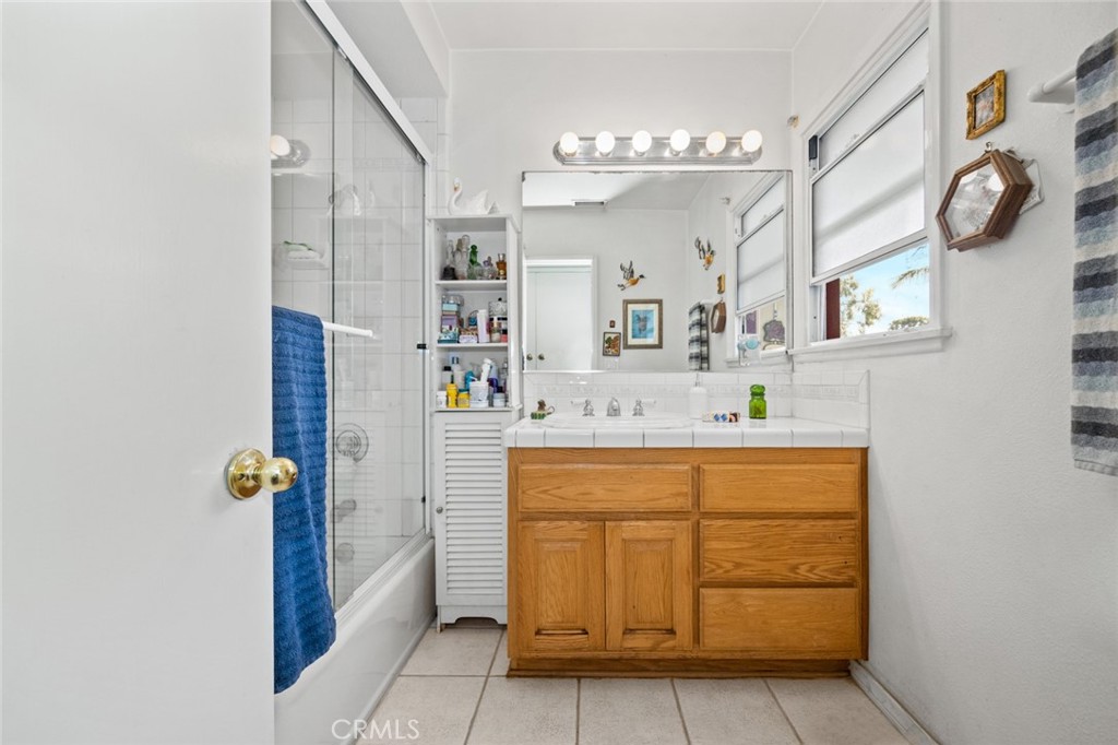 1431 E Pinewood Avenue